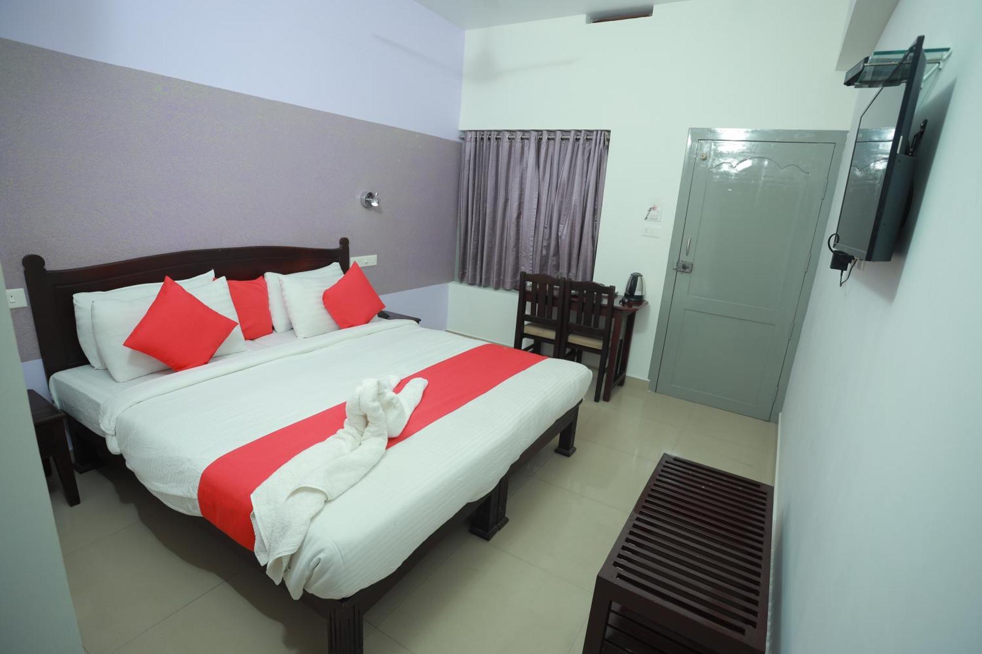 Shanthi Residency Pathanāmthitta Exterior foto
